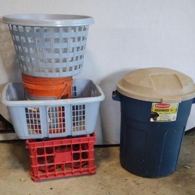 Trashcan and more storage