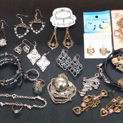 Fantasy Jewelry:  Dragons, Dolphins, & Other Pretty Pieces 