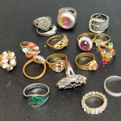 Collection of Fashion Rings 