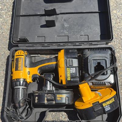 DeWalt Cordless Drill Kit