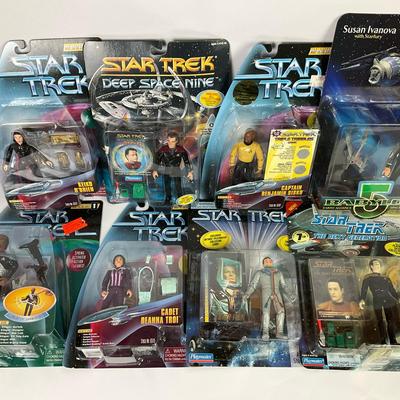 Star Trek and Babylon 5 Action Figures Set - 8 Collectible Pieces