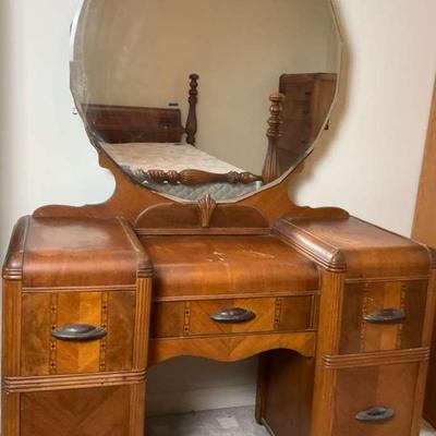 Vintage Vanity with Mirror and Storage
