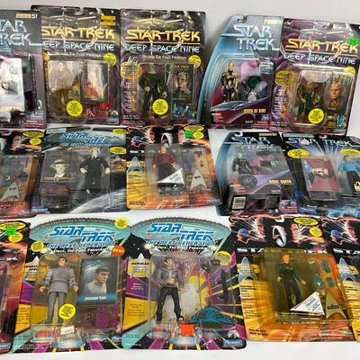 Extensive Star Trek Action Figure Lot – Voyager & Next Gen Series