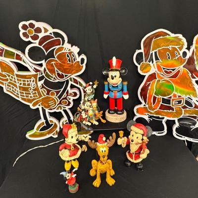 Lot 202: Vintage Disney Christmas 