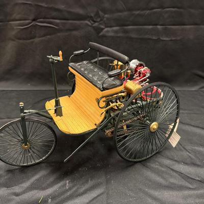 Lot 406: Franklin Mint 1886 Benz Patent Motorwagon