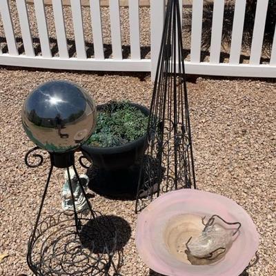 Sale Photo Thumbnail #111: Garden Decor