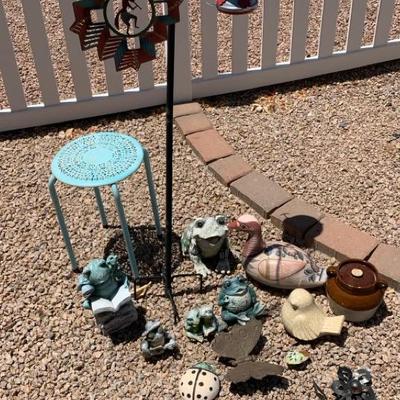Bird And Frog Outdoor Decor 
