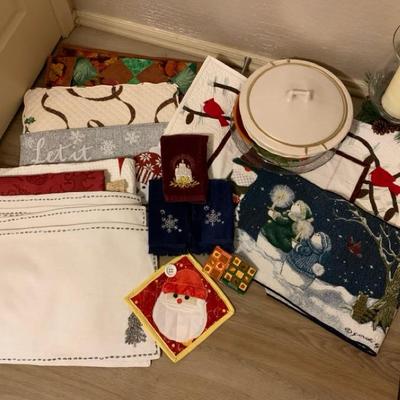 Holiday place mats and bowls
