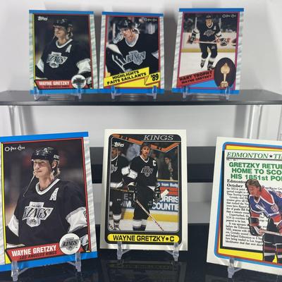 Wayne Gretzky Hockey Card Collection – The Great One’s Legacy