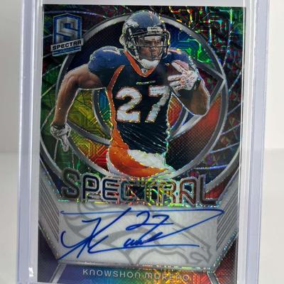 ChatGPT said:
2024 Spectra – Sean Moreno Rainbow Refractor Autograph Card #14/25