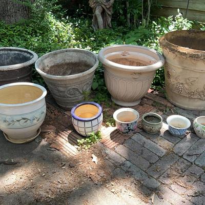 AT436 Resin/Plastic and Ceramic Pots
