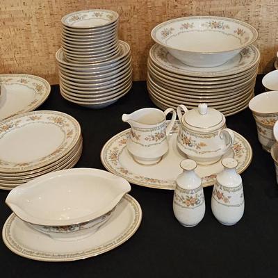 AT183 Noritake Ivory China 7236 Homage Over 90 Pieces 