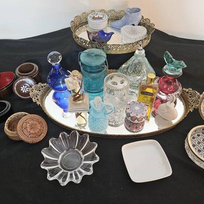 AT140 Mirrored Brass Vanity Trays Trinket Boxes Perfume Bottles