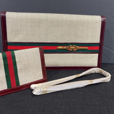Stylish Handbag (available during pickup day) 