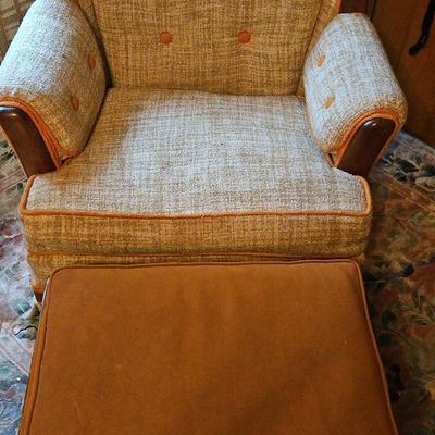 AT500 Small Wingback Chair And Ottoman