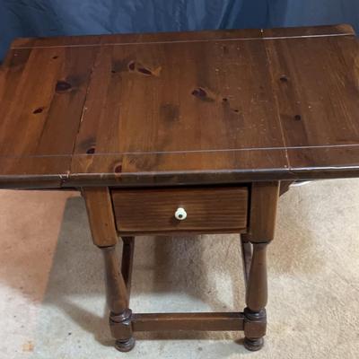 AT131 Ethan Allen End Table