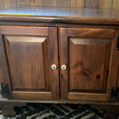 AT521 Ethan Allen Dark Antiqued Pine Old Tavern Mid Century Record Cabinet