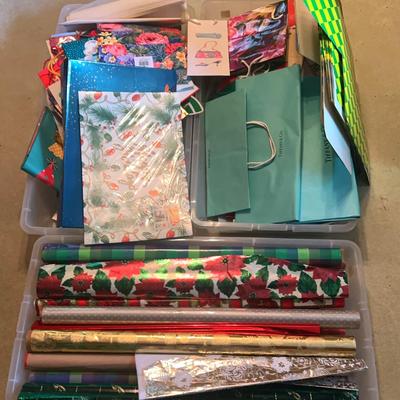 AT513 Gift Wrappers Paradise Including Tiffany Bags
