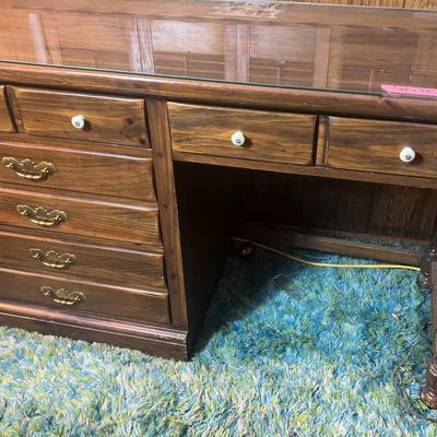 AT447 Ethan Allen Antique Pine Desk