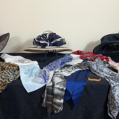 AT361 Kentucky Derby Ready Hats And Scarves