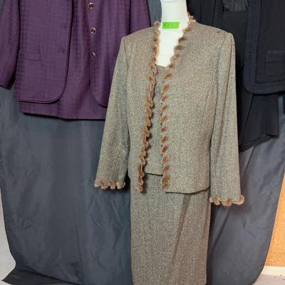 AT219 Albert Nipon Suits 