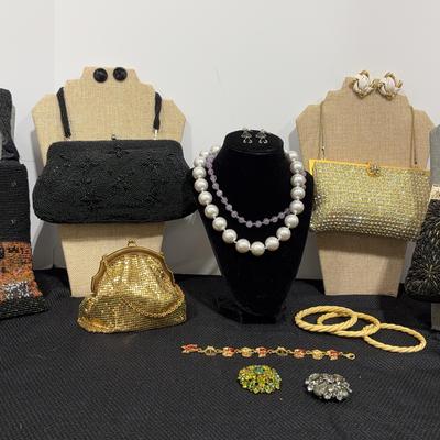 AT821 Sparkles And Beads 