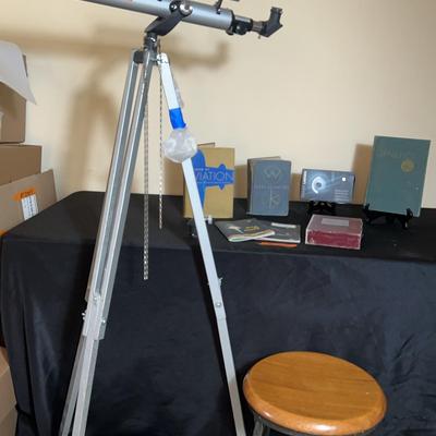 AT353 Sears Astronomical Refractor Telescope And Science Books