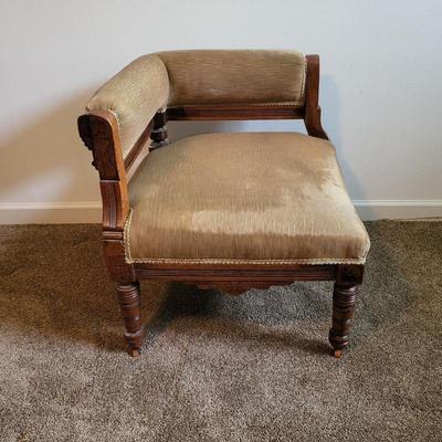 Victorian Eastlake-Style Carved Wood Rolling Corner Parlor Chair