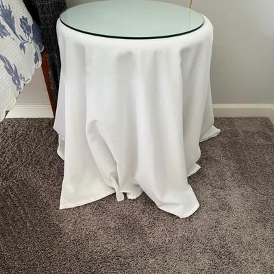 Pair of round side tables 