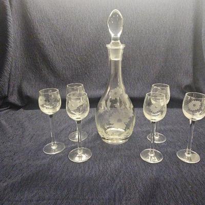HAND BLOWN TOSCANY ETCHED DECANTER W/STOPPER MADE IN ROMANIA WithSet Of 6 Toscany Romania 5.75” Et  