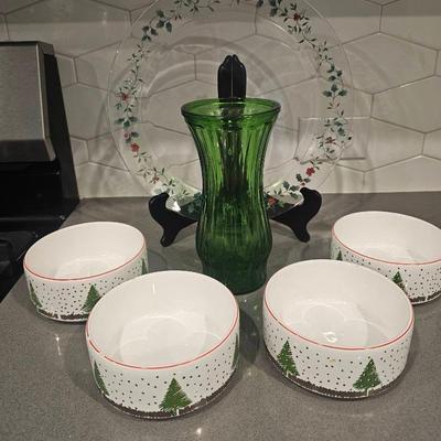 Phaltzgraff Winterberry  Glass Platter And Christmas Bowls