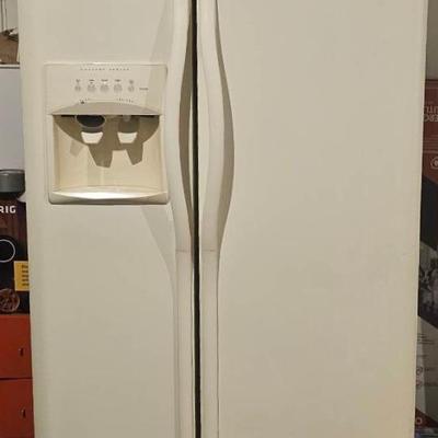 Frigidaire Refrigerator Off White