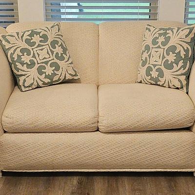 International Furniture Cream Loveseat