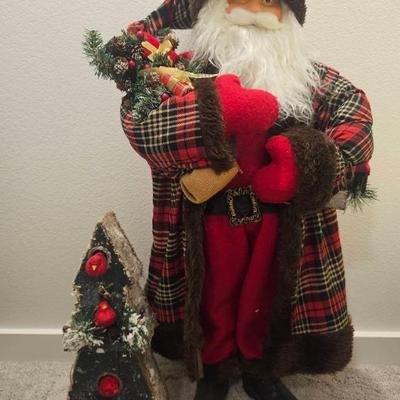 36 Inch Santa And Heartland Holiday Tree