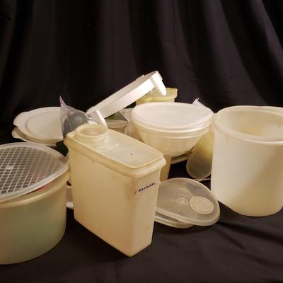 Tupperware Assortment 