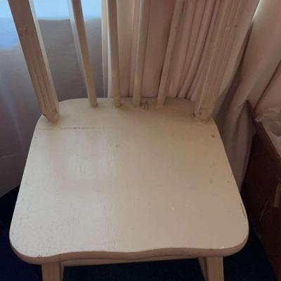 Small White Chair 