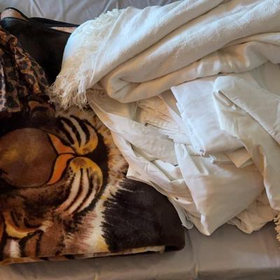 Animal Print And White Blankets/Sheets/Pillow Cases - Sizes Unknown