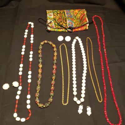 Custome Jewelry Assortment & Jewelry Carrying Case