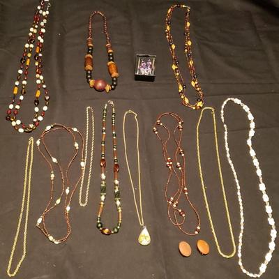 Wooden and Gold Tone Necklaces & Earrings 