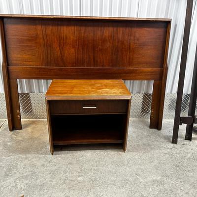 Lane MCM Queen Headboard, Frame, And Night Stand