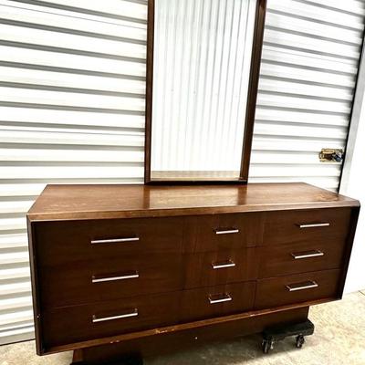 Lane MCM Dresser With Mirror