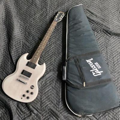 Gibson SGJ White Guitar with Transportable Bag