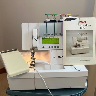 Pfaff Coverlock 4872 Serger