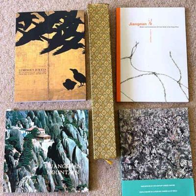 Chinese embroidered scroll assorted art books