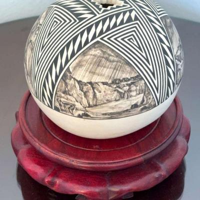 Cm chino signed acoma pot