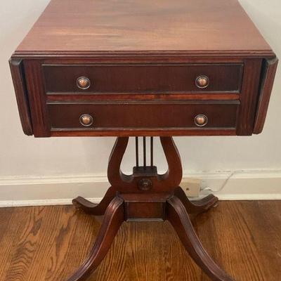 1940 s duncan phyfe style mahogony drop leaf table
