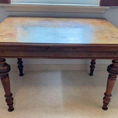 Vintage turned leg table with extensions