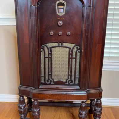 Antique Philco Radio