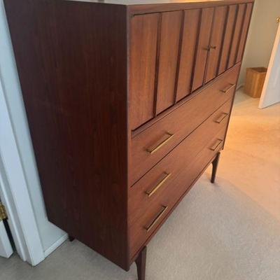 Sale Photo Thumbnail #176