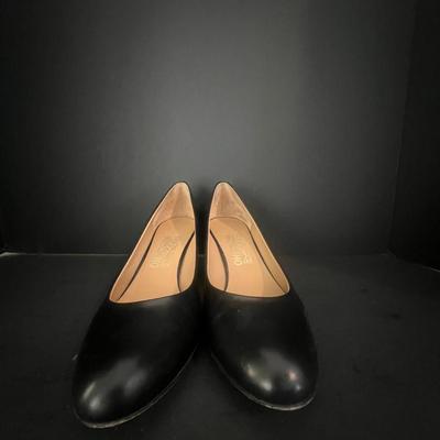 Ferragamo Black Pump Shoes Size 8 1/2 AA